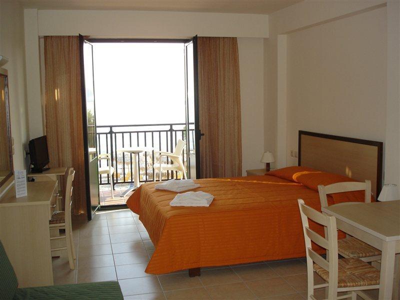 Margarita Beach Hotel Agia Marina  Luaran gambar